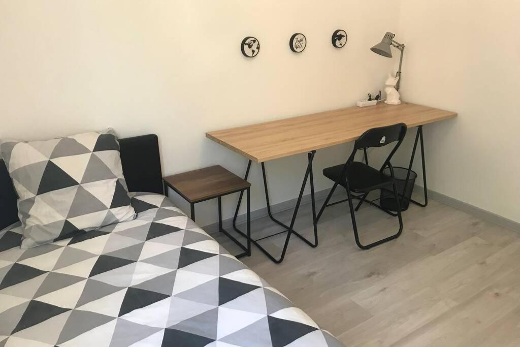 La Maison De Ville - 4 Chambres, 2 Sdb, Terrasse Et Garage - 90M2 Vesoul Ngoại thất bức ảnh