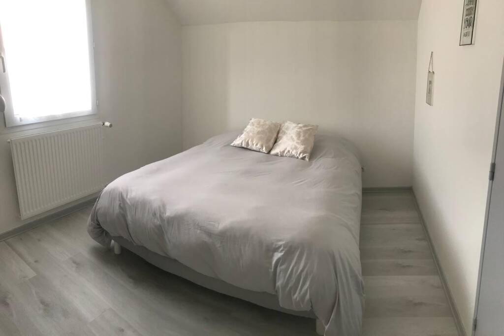 La Maison De Ville - 4 Chambres, 2 Sdb, Terrasse Et Garage - 90M2 Vesoul Ngoại thất bức ảnh